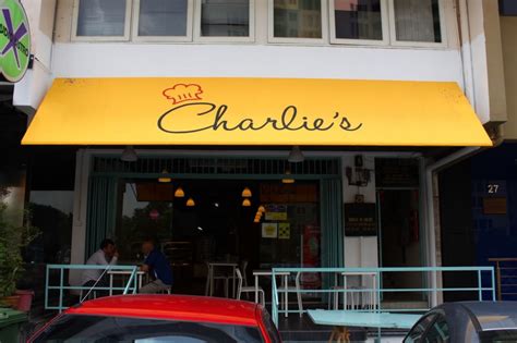 Charlie's cafe - ใครอยากทานทั้งของคาว และของหวานในบรรยากาศชิวๆ สบายๆ ลองแวะมาที่ Anna & Charlie's Cafe ทางร้านบอกว่าในเดือนกรกฎาคม 2559 มีอาหารเมนูพิเศษทั้ง 4 ภาค และไม่ว่า ...